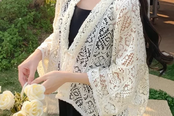 White Cardigan: Style Tips and Outfit Ideas for Every Occasion white cardigan